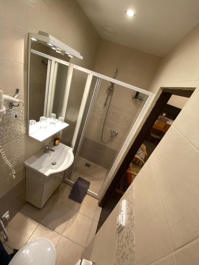 Basic Triple Room,1014036922:JPEG