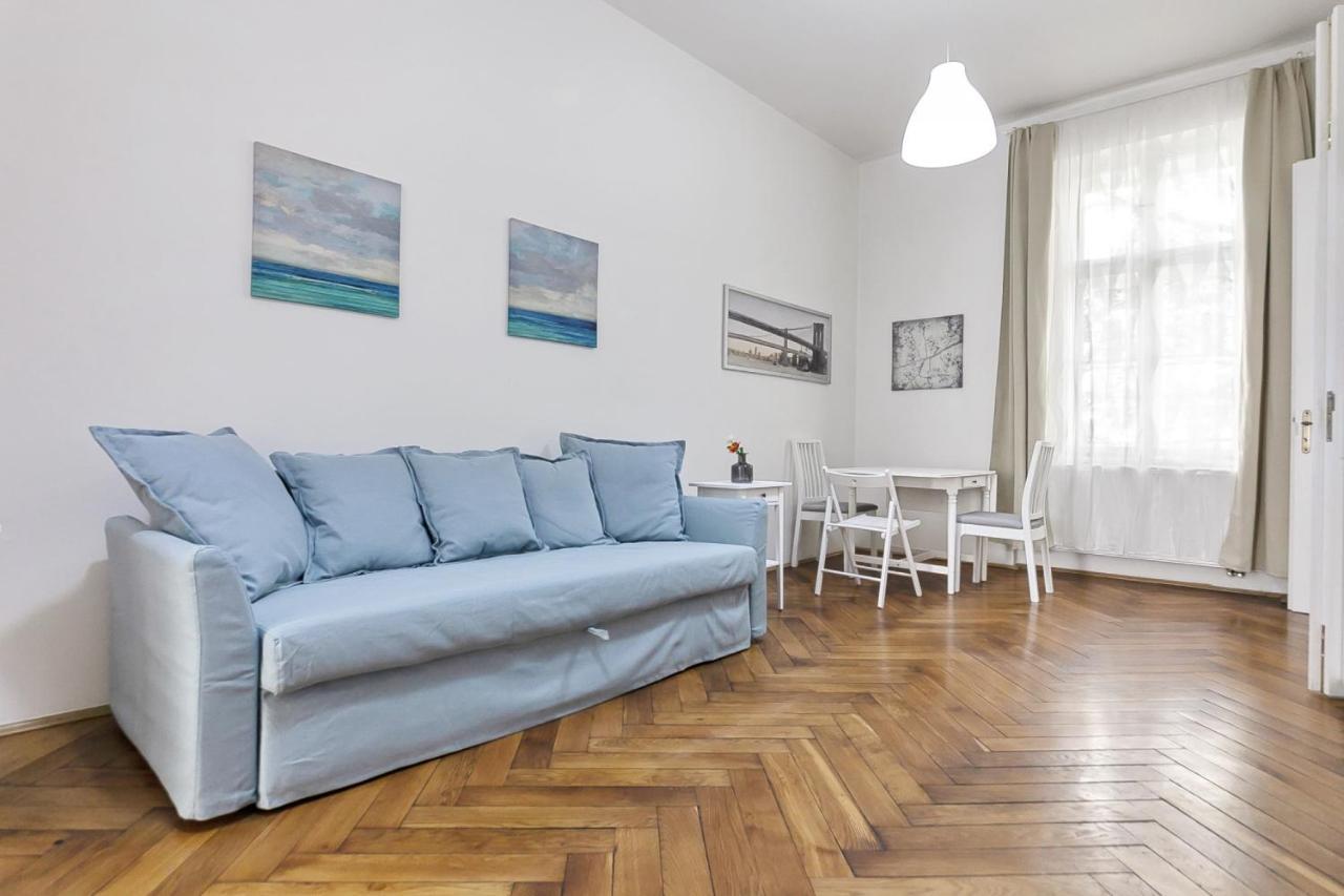 King Studio with Sofa Bed