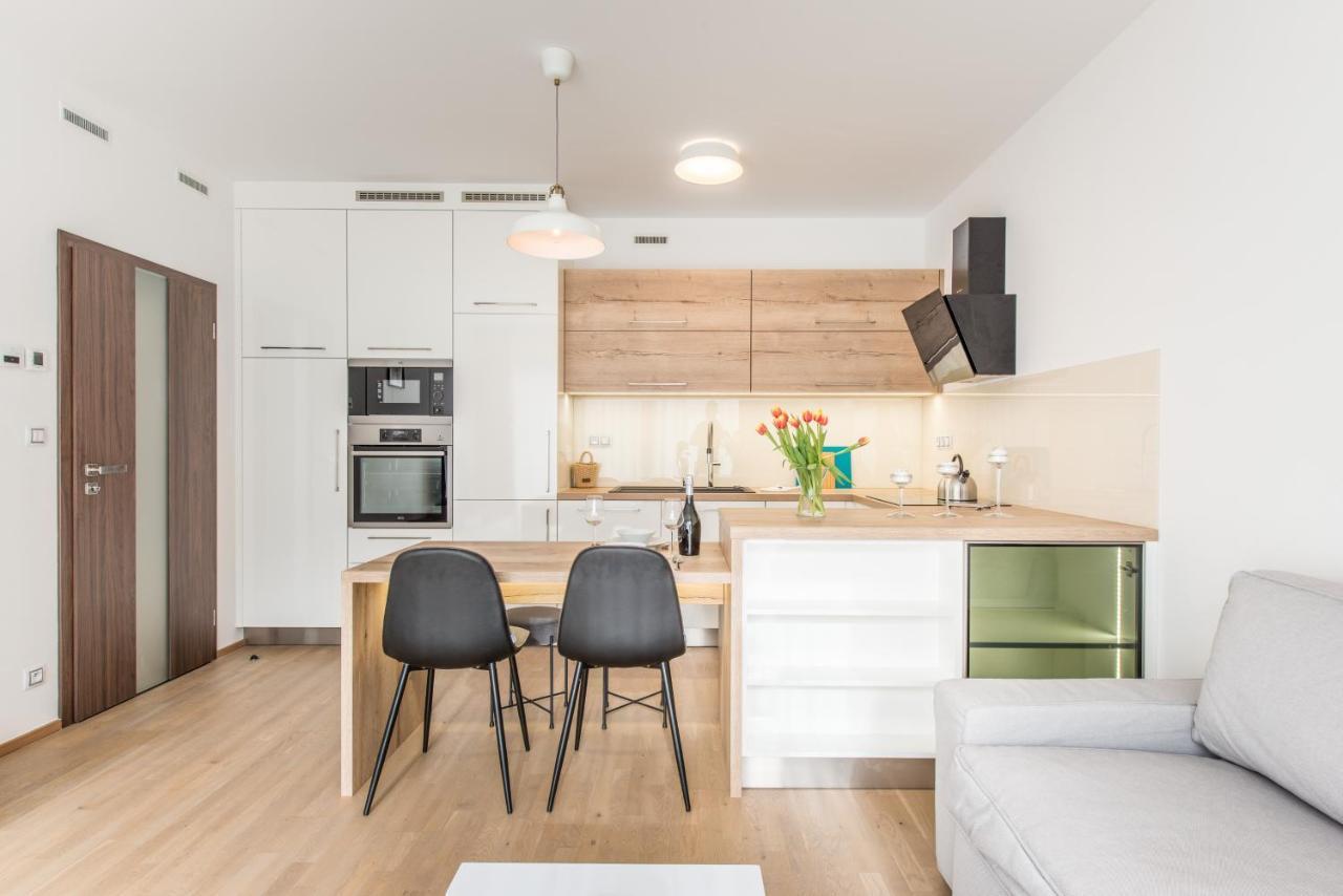 One-Bedroom Apartment,1043300920:JPEG