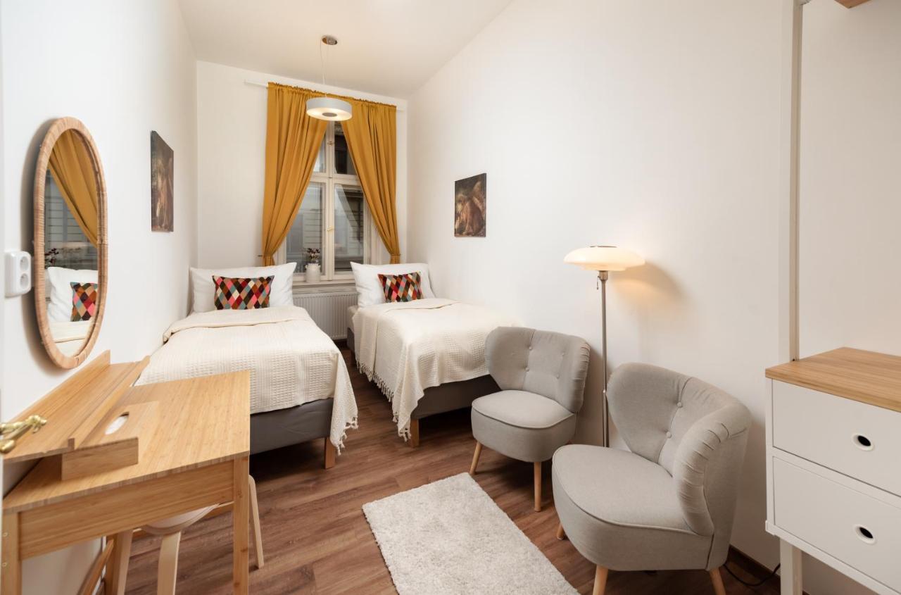 Three-Bedroom Apartment,1069075141:JPEG