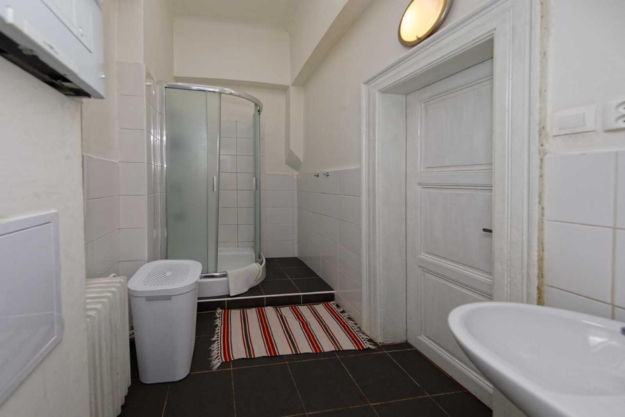 Two-Bedroom Apartment,1170268933:JPEG