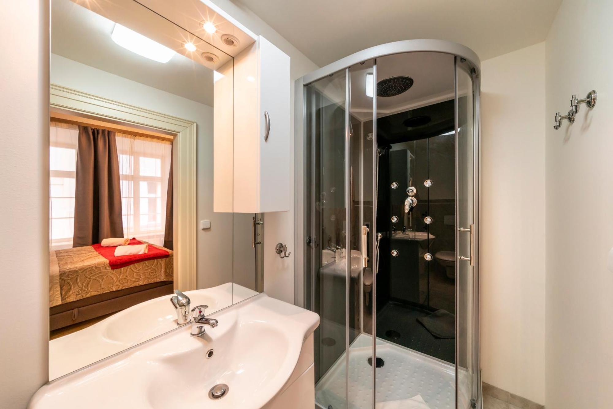 Studio Apartment,1279715575:JPEG