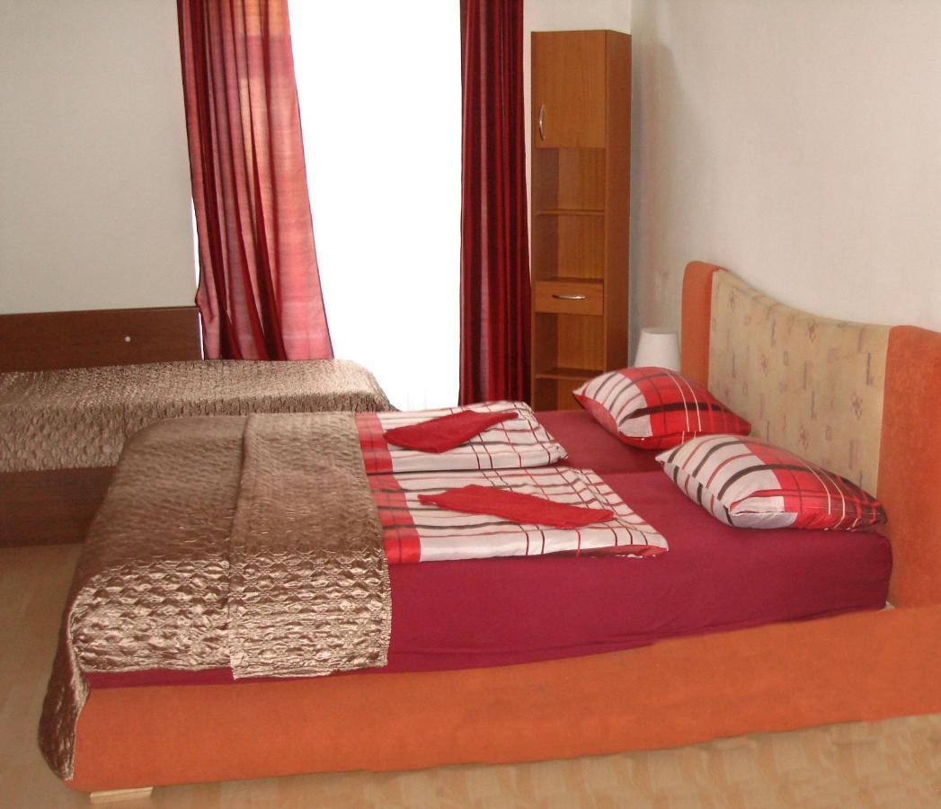 Standard Family Room,1390190108:JPEG