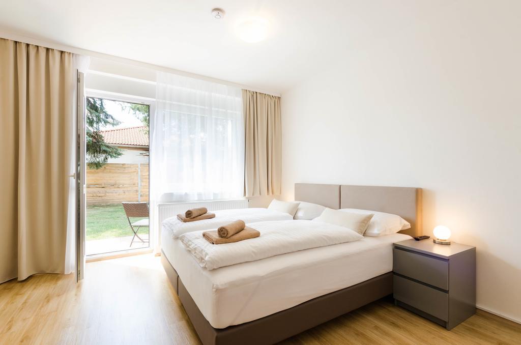 Apartment Terrace,141436461:JPEG