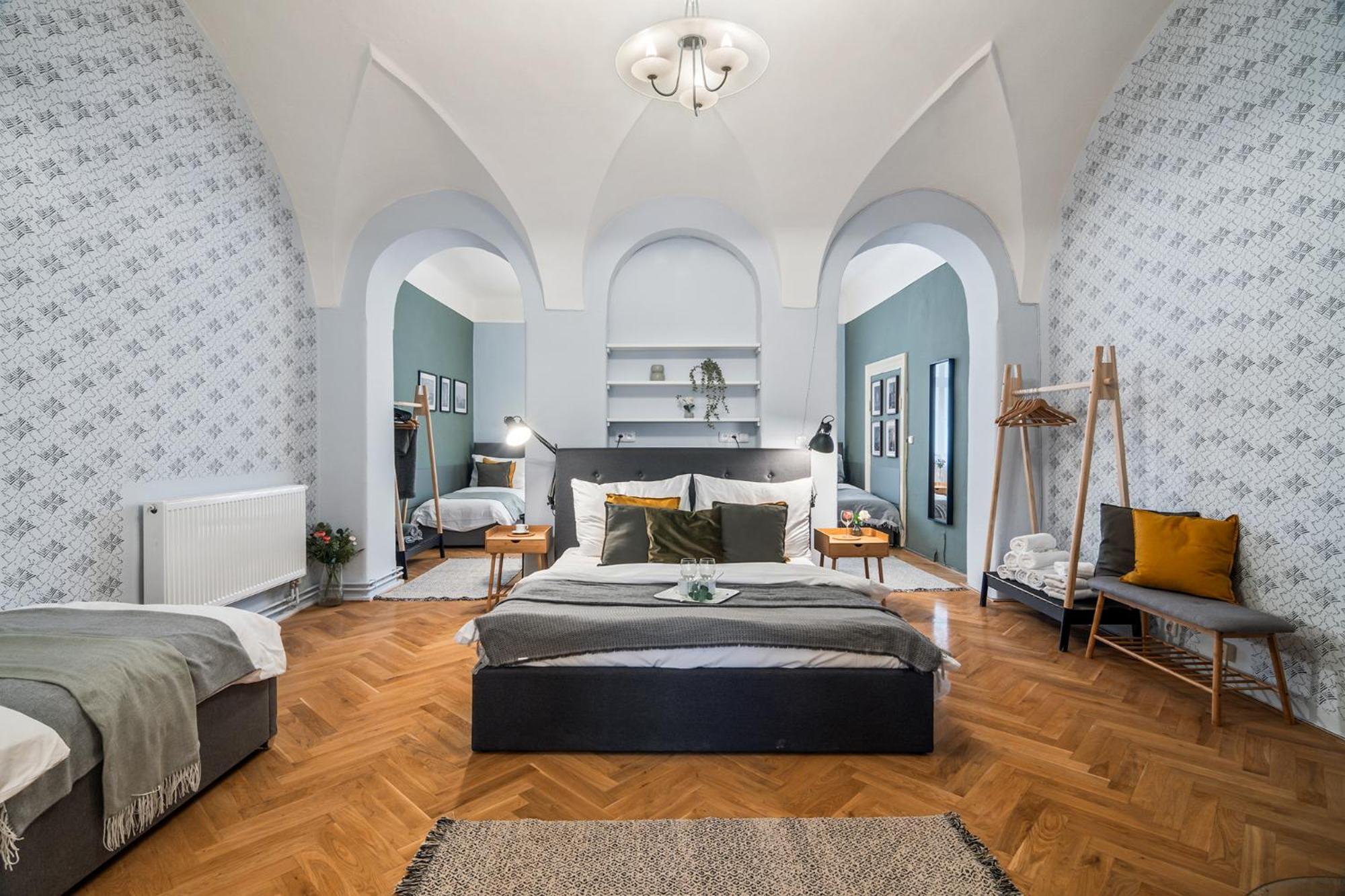 Three-Bedroom Apartment,1508907481:JPEG