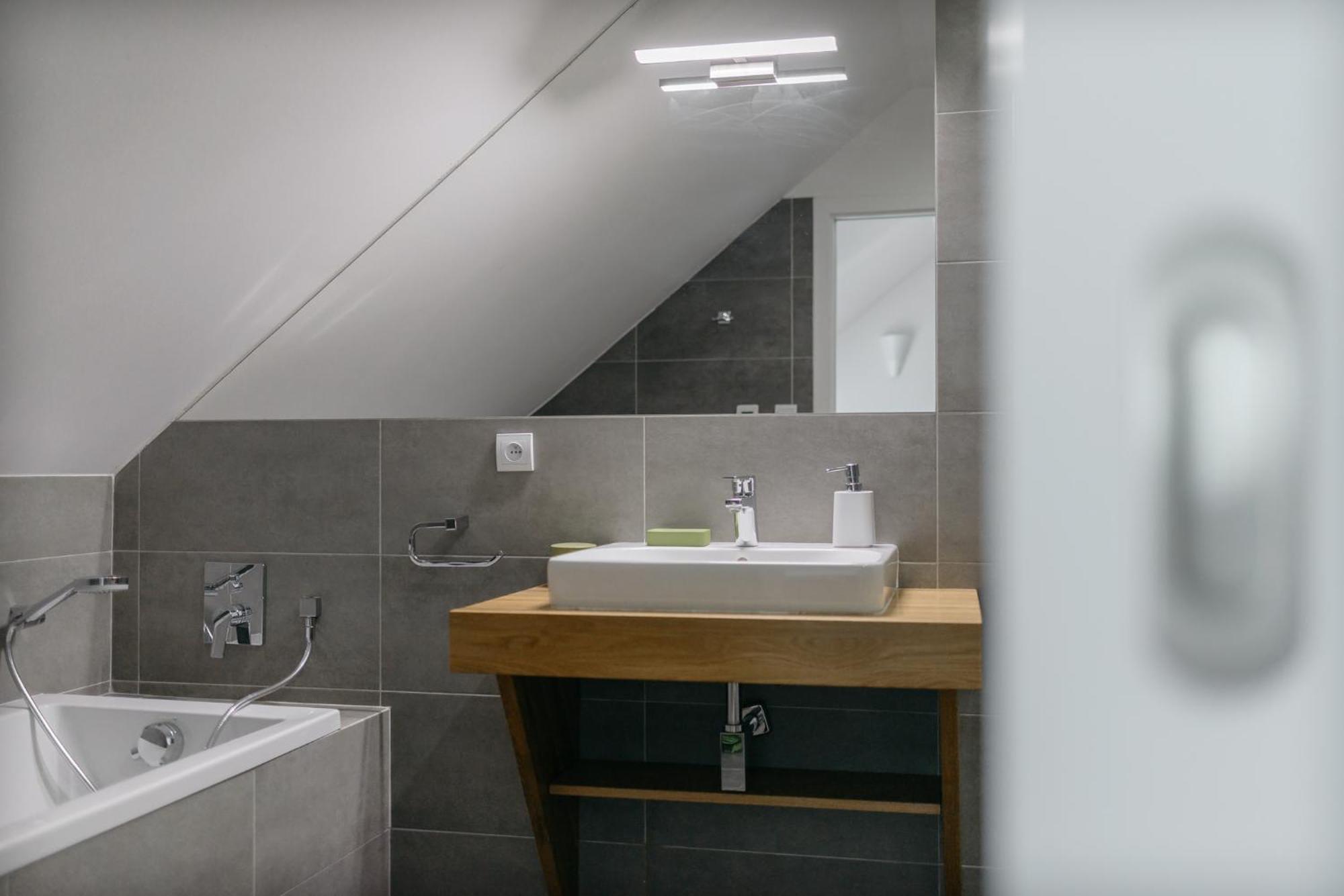 Two-Bedroom Apartment,1507055971:JPEG