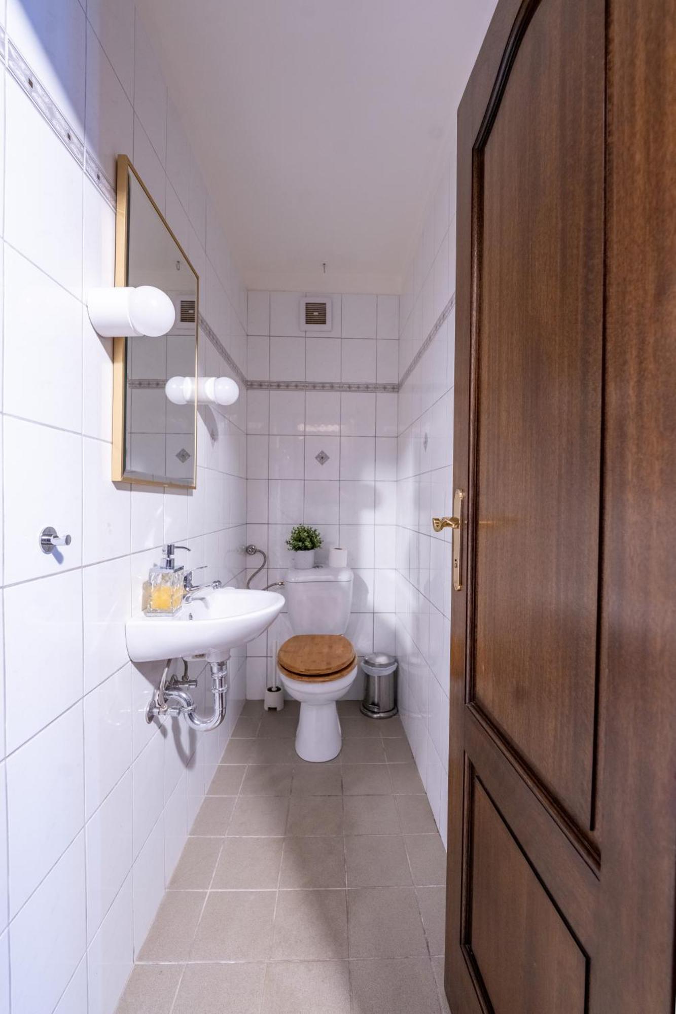 Two-Bedroom Apartment,1525907500:JPEG