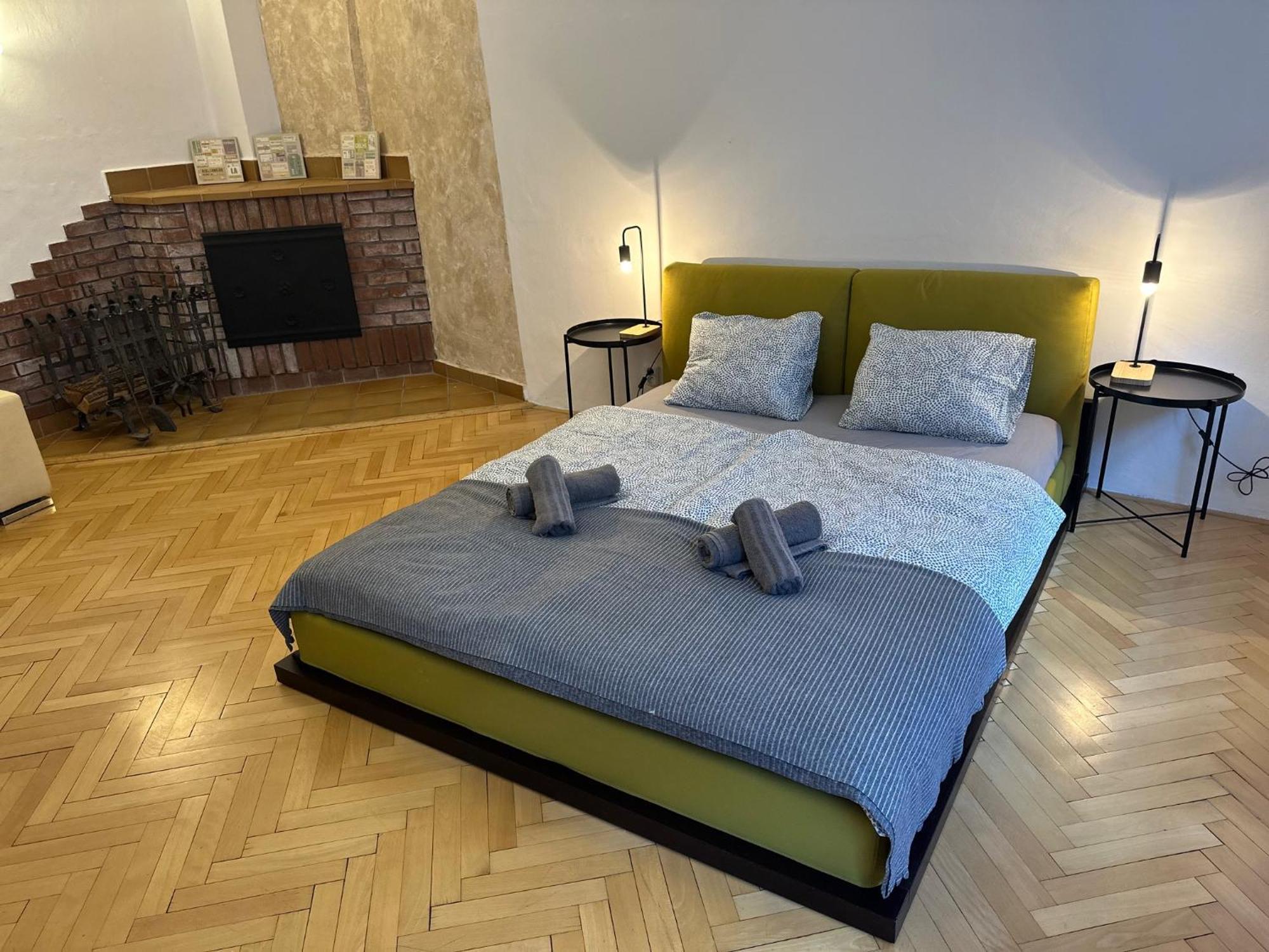 One-Bedroom Apartment,1567455944:JPEG