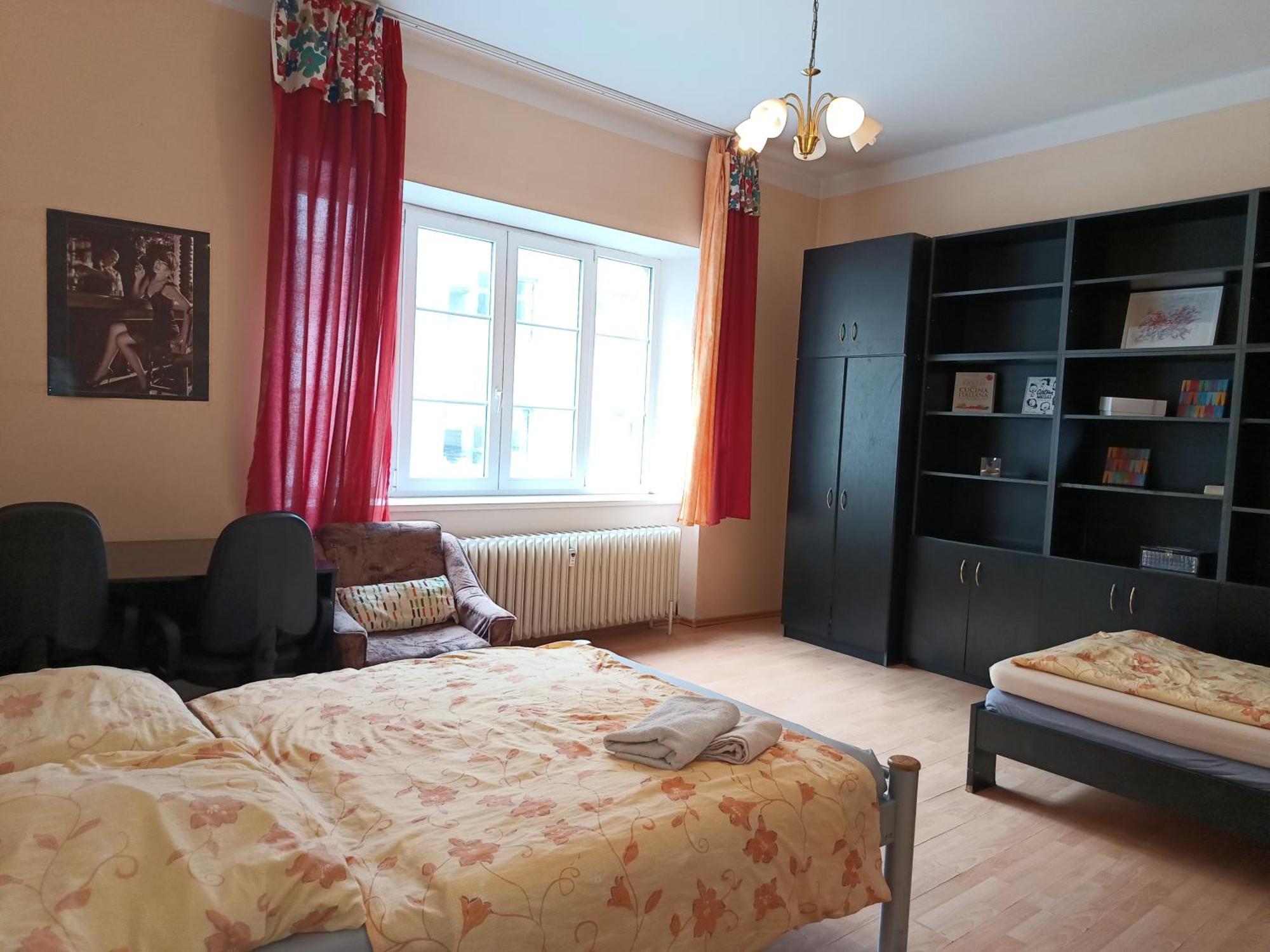 King Room,1618381828:JPEG