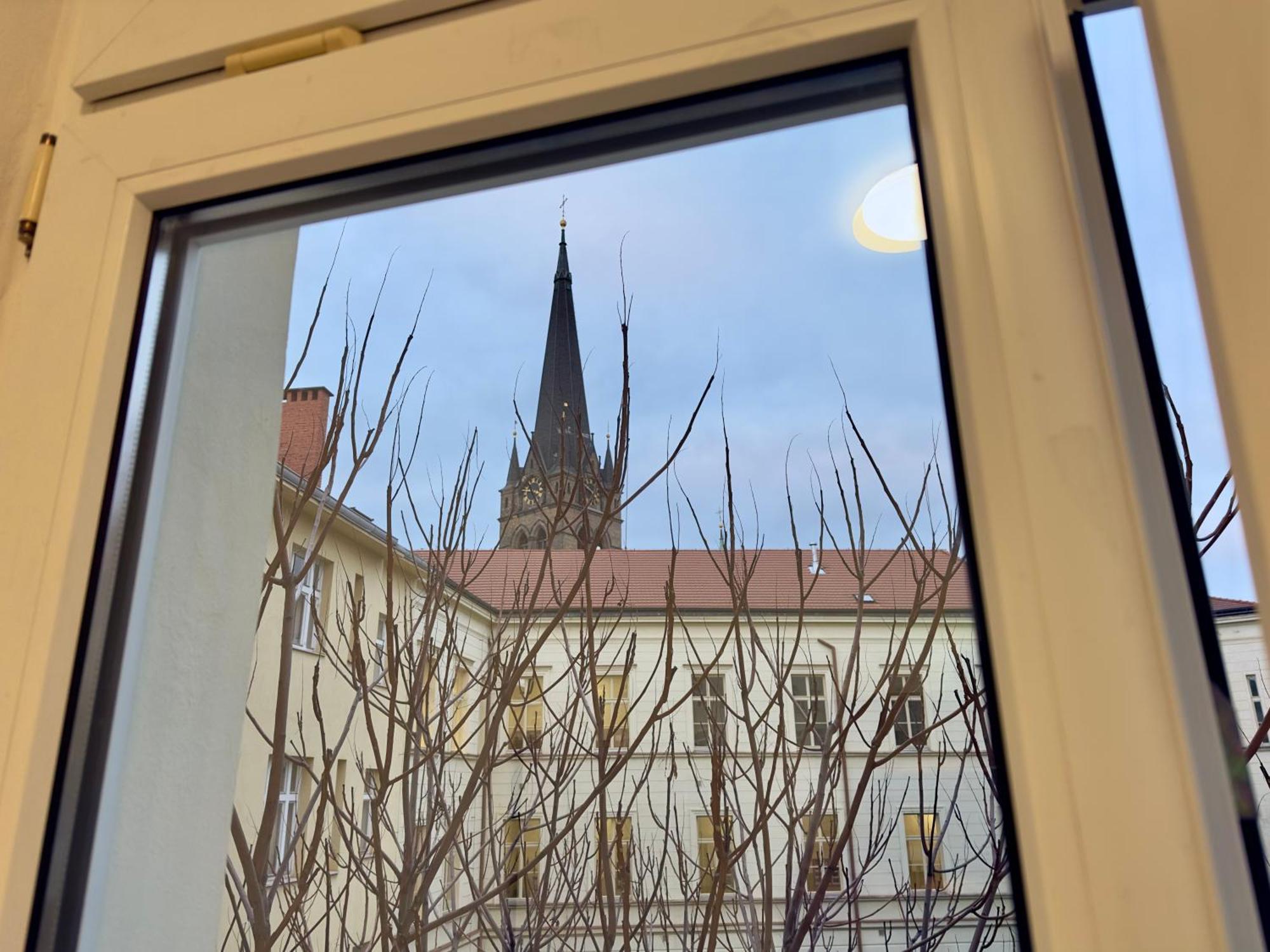 Apartment View,1640677549:JPEG