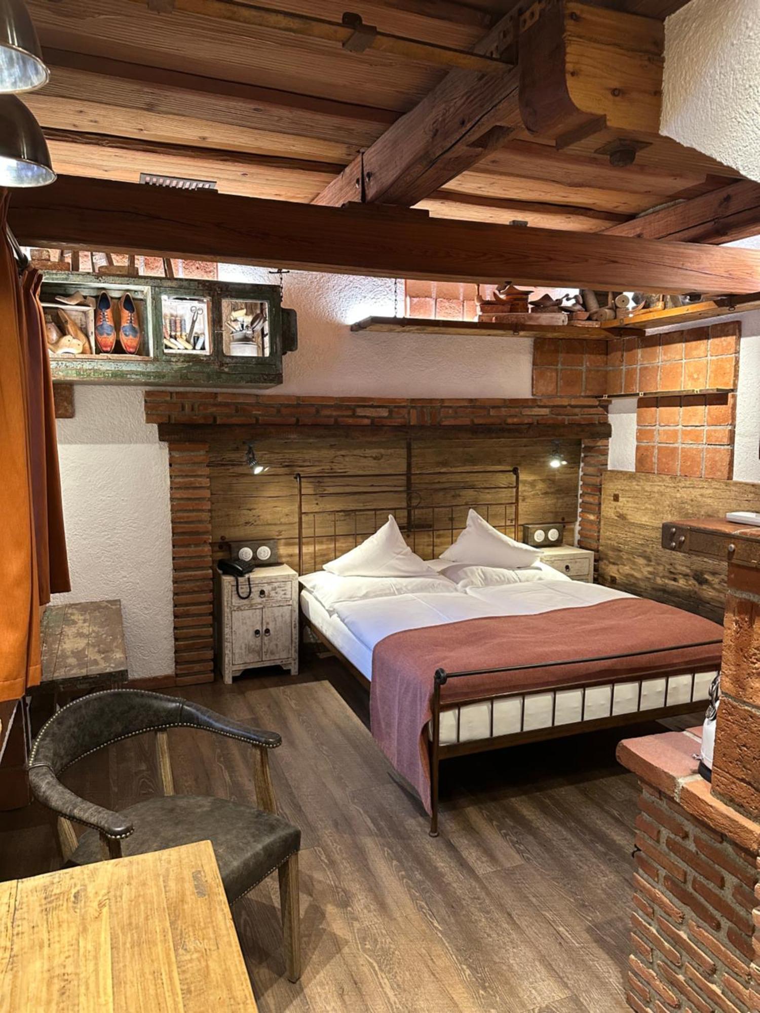 Classic Double Room,1647725831:JPEG