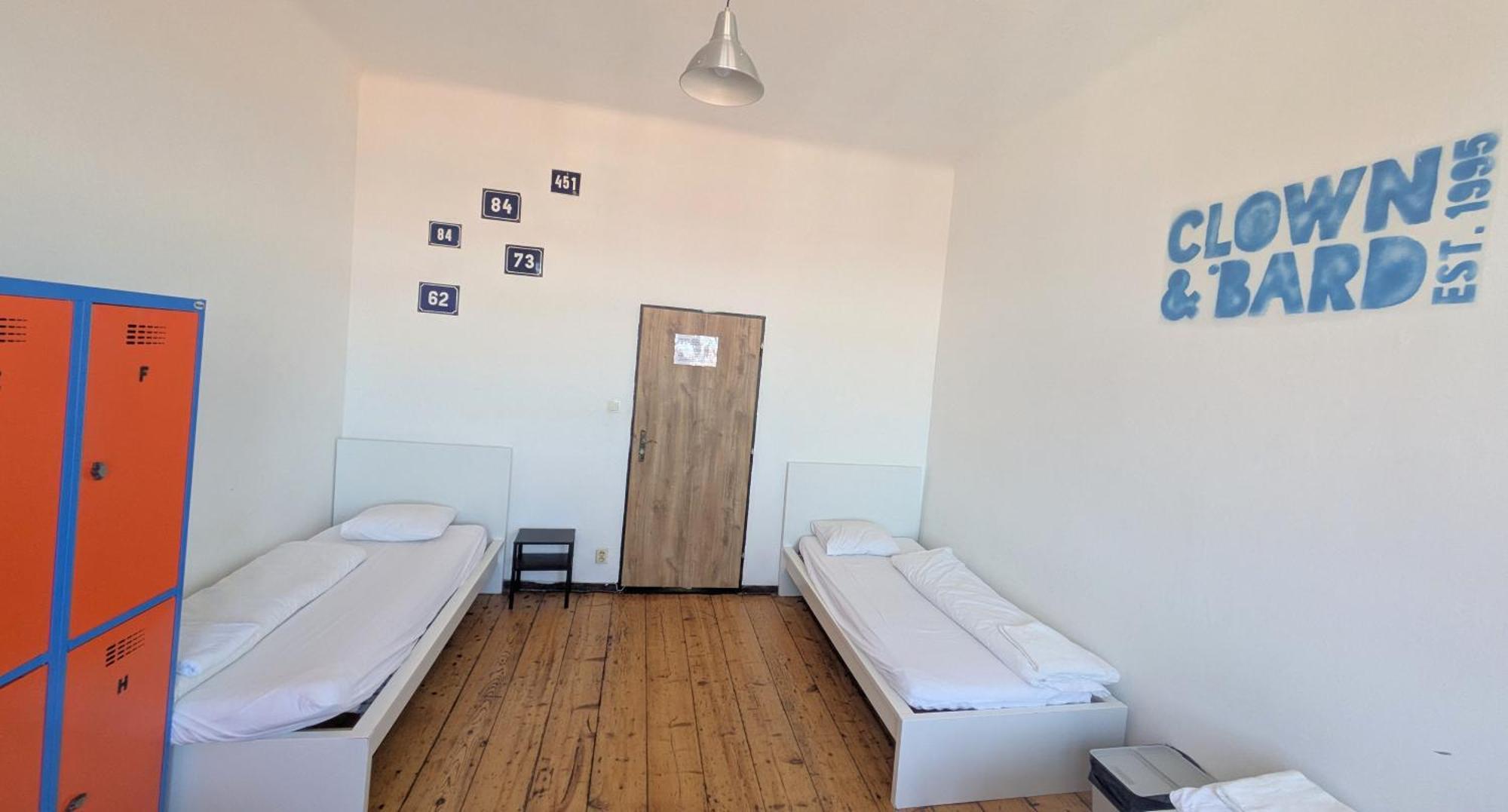 Vierpersoonskamer met Gedeelde Badkamer