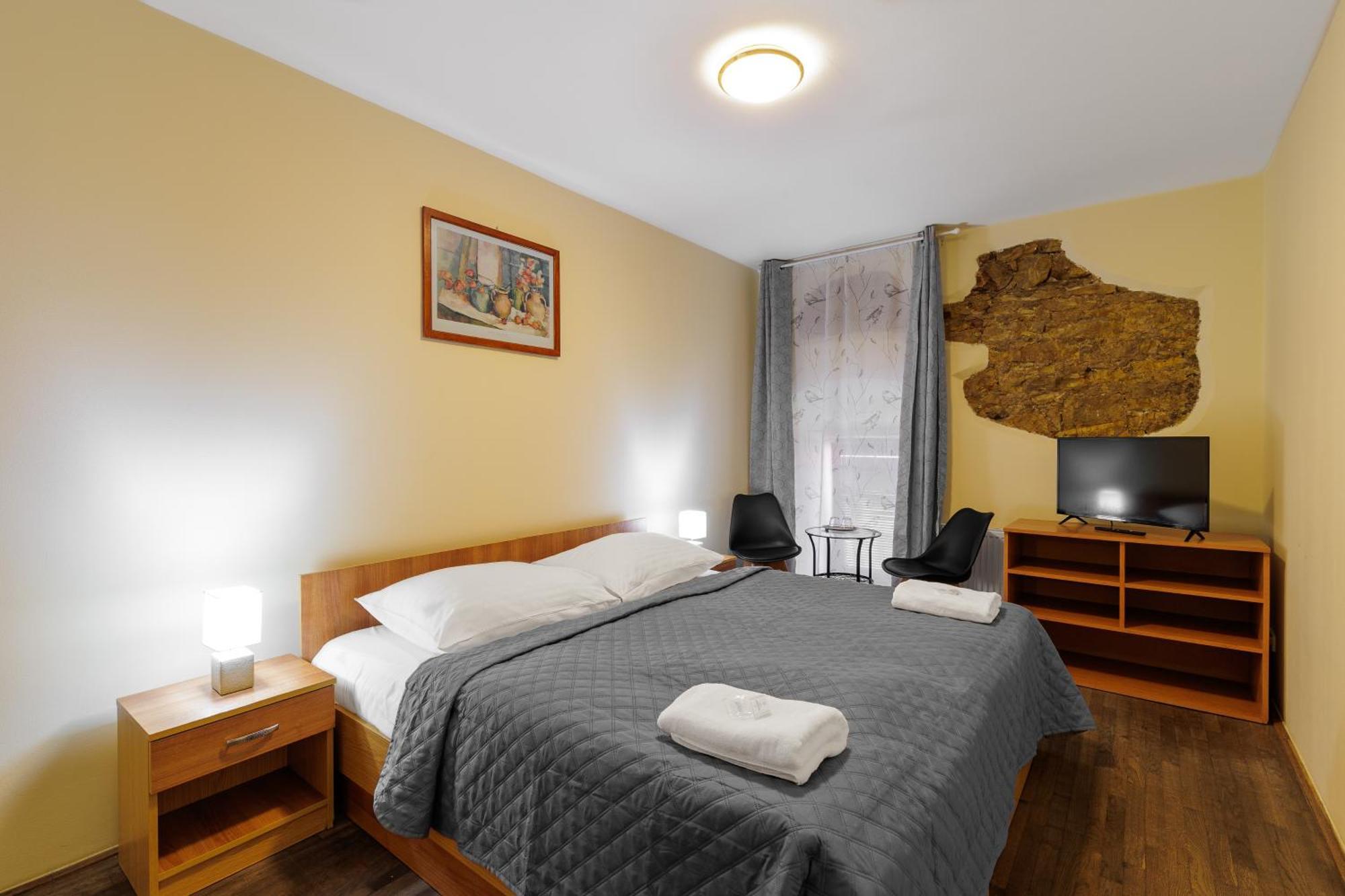 Double Room,1742719110:JPEG