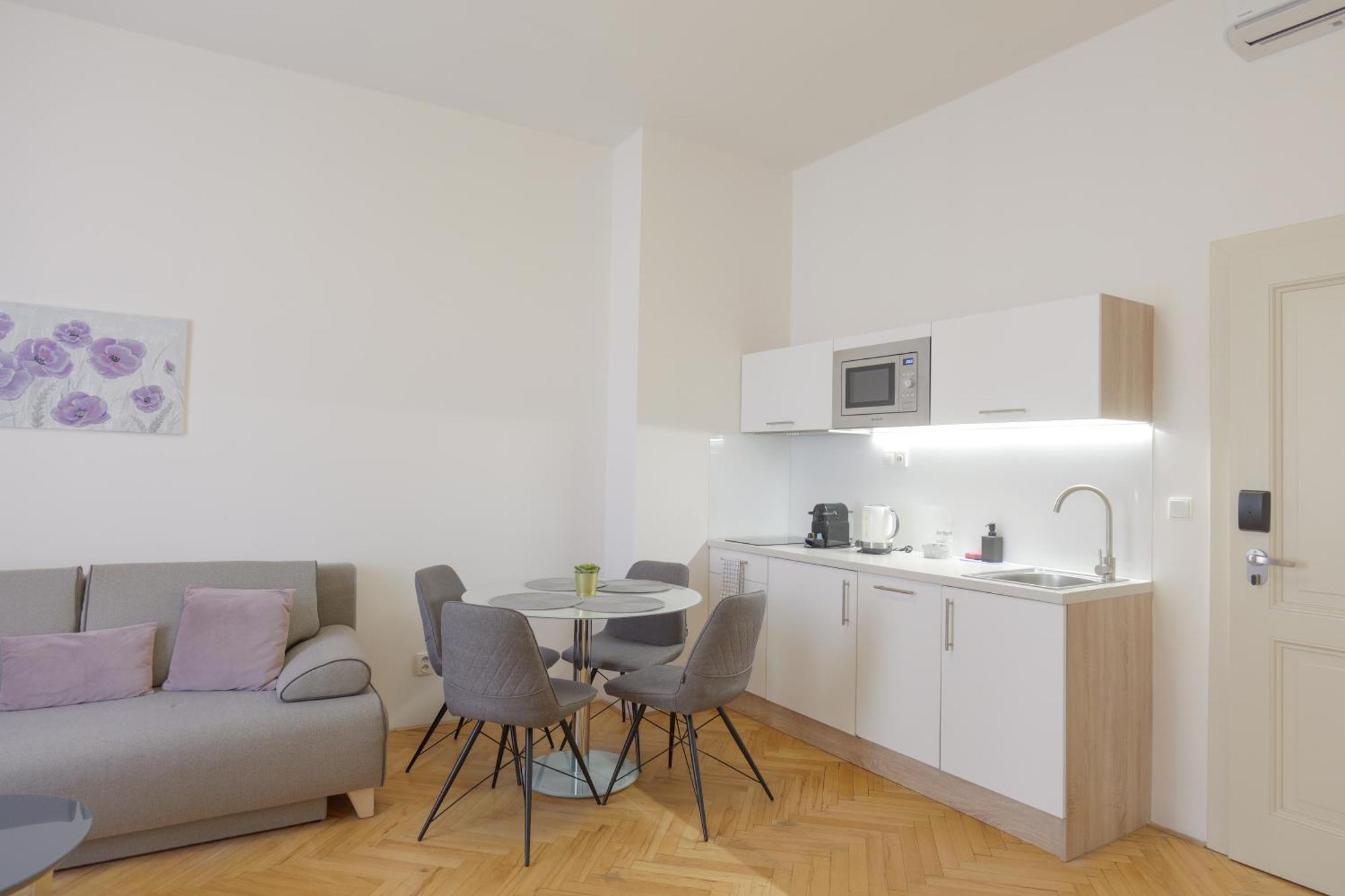 Standard Apartment,1756696132:JPEG