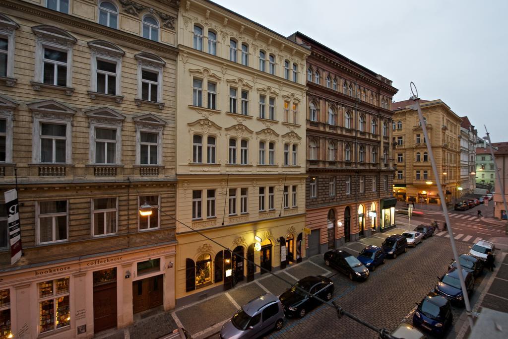 One-Bedroom Apartment,221284529:JPEG