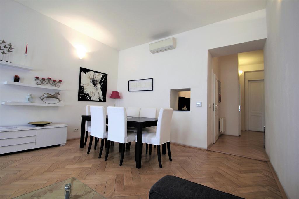 Two-Bedroom Apartment,464646747:JPEG