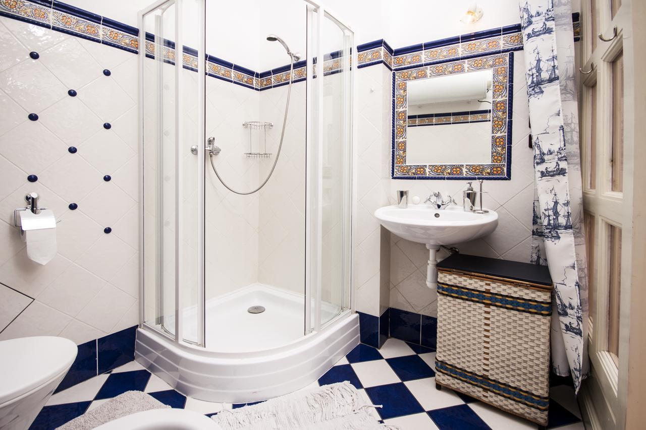 One-Bedroom Apartment,669618006:JPEG