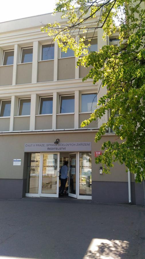 Pokój z 2 łóżkami pojedynczymi i wspólną łazienką (bez WiFi) – budynek C