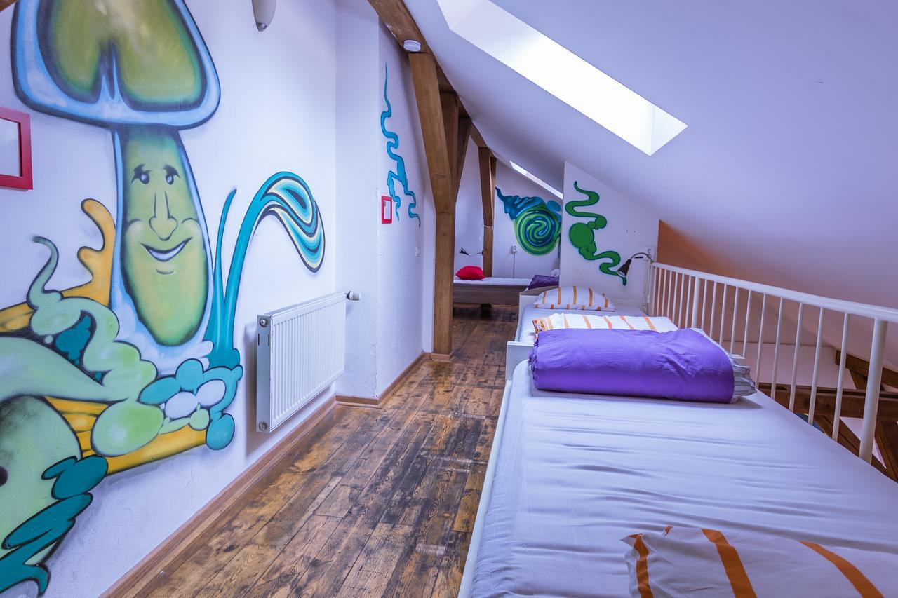 Bed in 8-Bed Mixed Dormitory Room