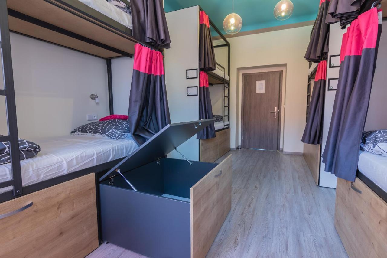 Bed in 8-Bed Mixed Dormitory Room