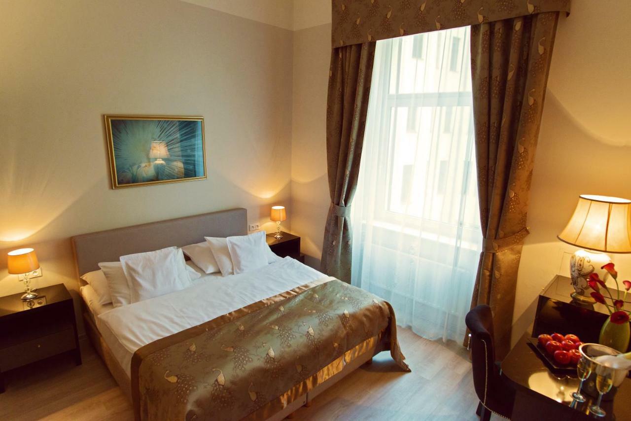 Double or Twin Room,784062663:JPEG