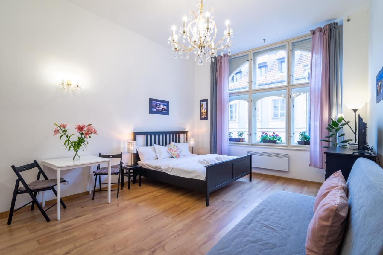 Monolocale con Divano-Letto
