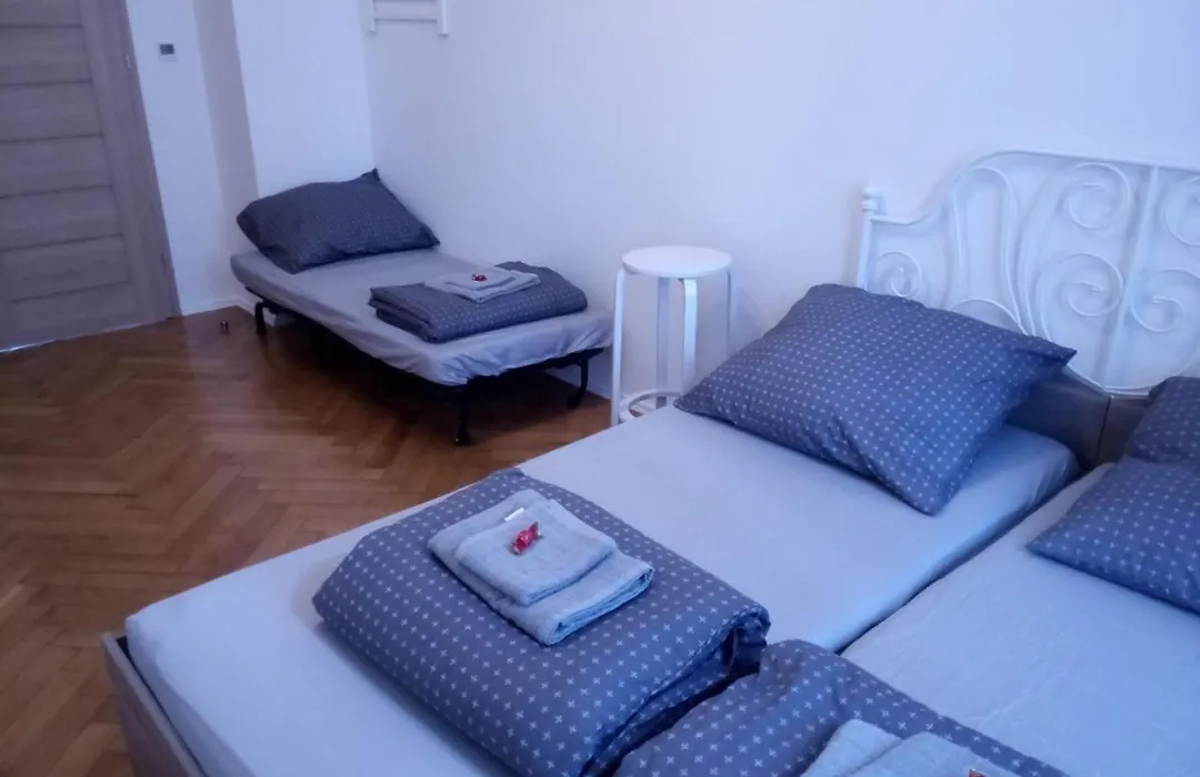 Gallys Apartments-1