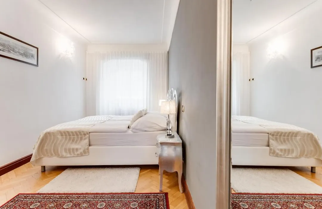Charles Bridge Royal Apartments - Castle District-1