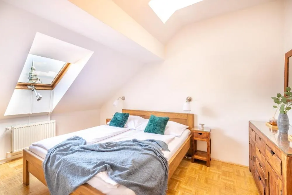 Templova - Old Town Large Apartment With Terrace-1