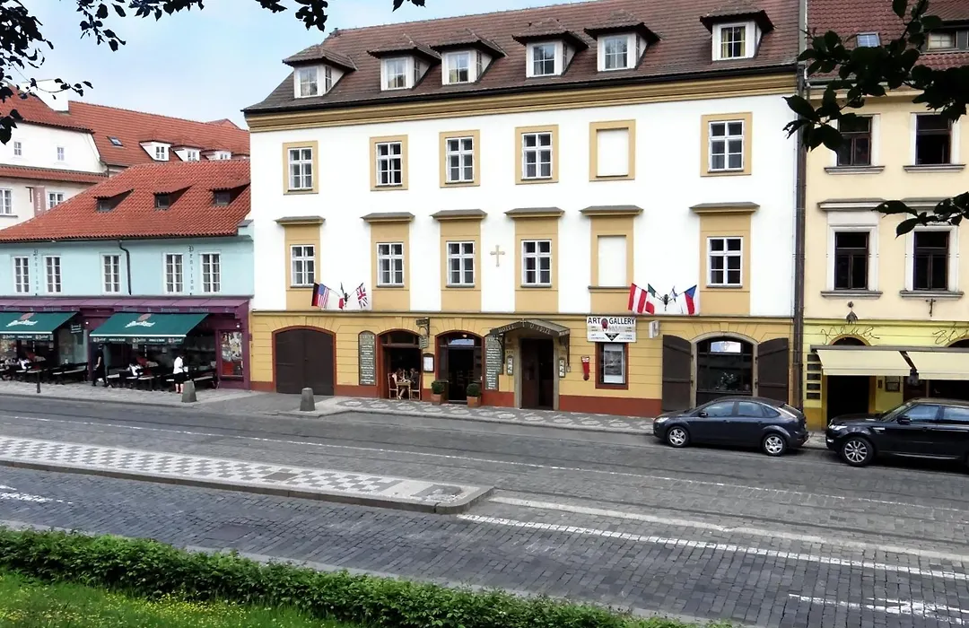 Hotel U Kříže-1