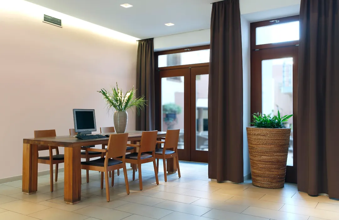 Hotel Carol-1