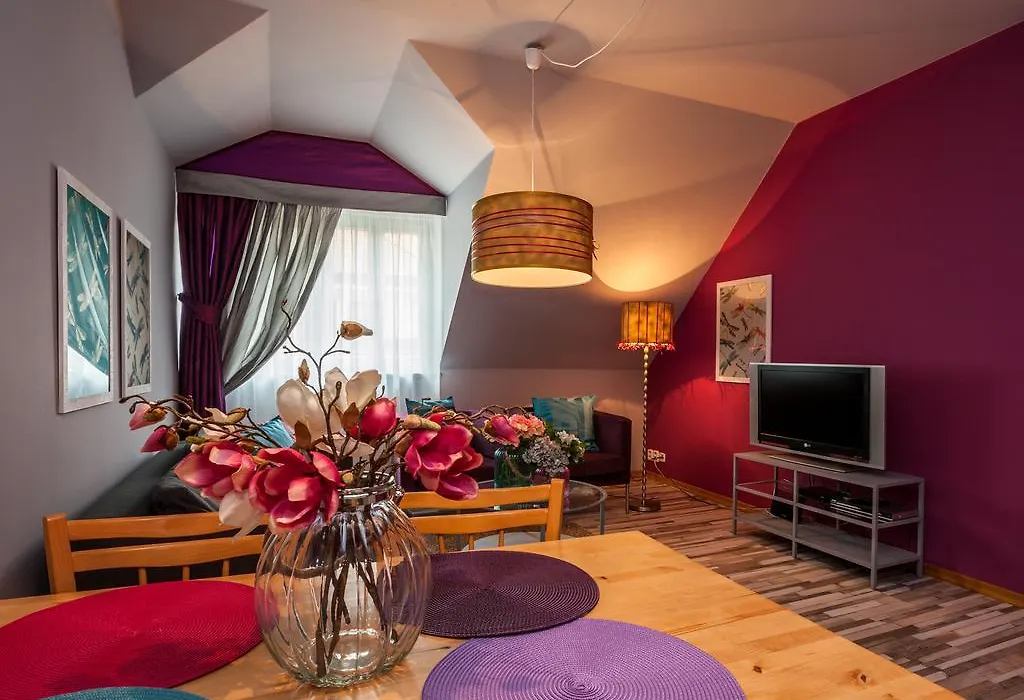Lovely Prague Apartments - Truhlářská-1