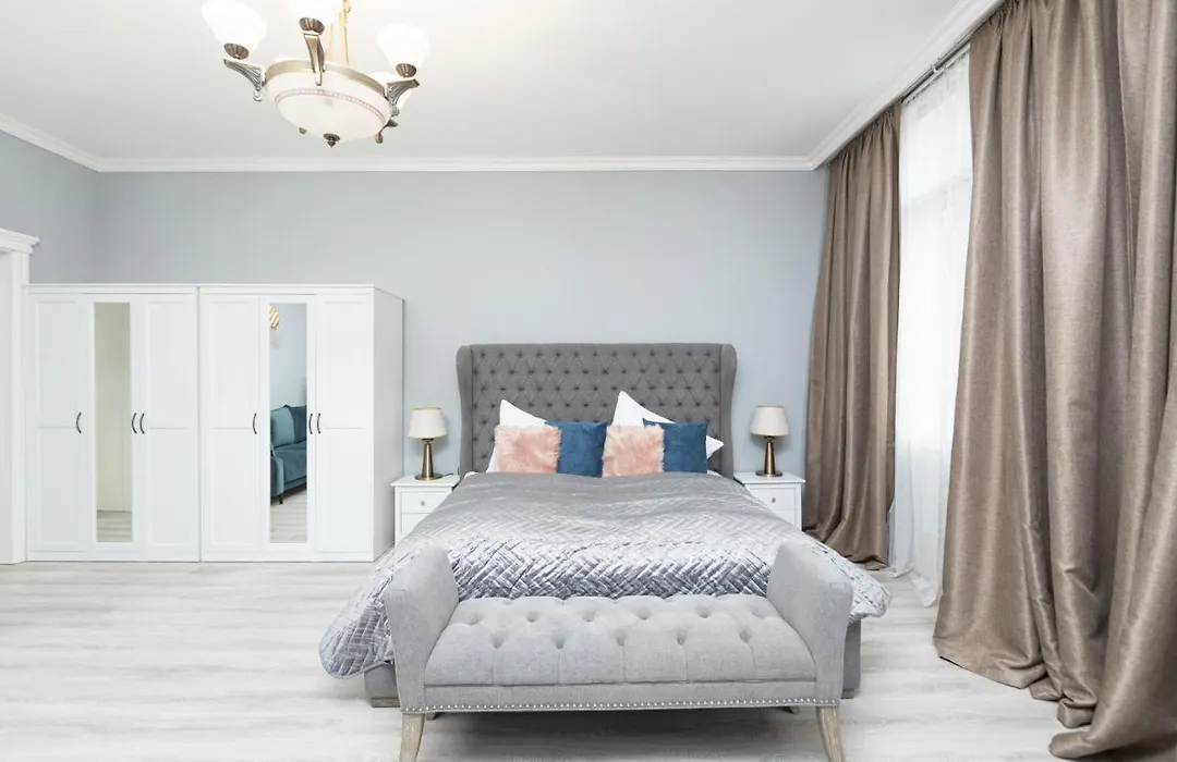 Luxury Central 150M2 Apartment On Wencelas Square With Private Garage-1