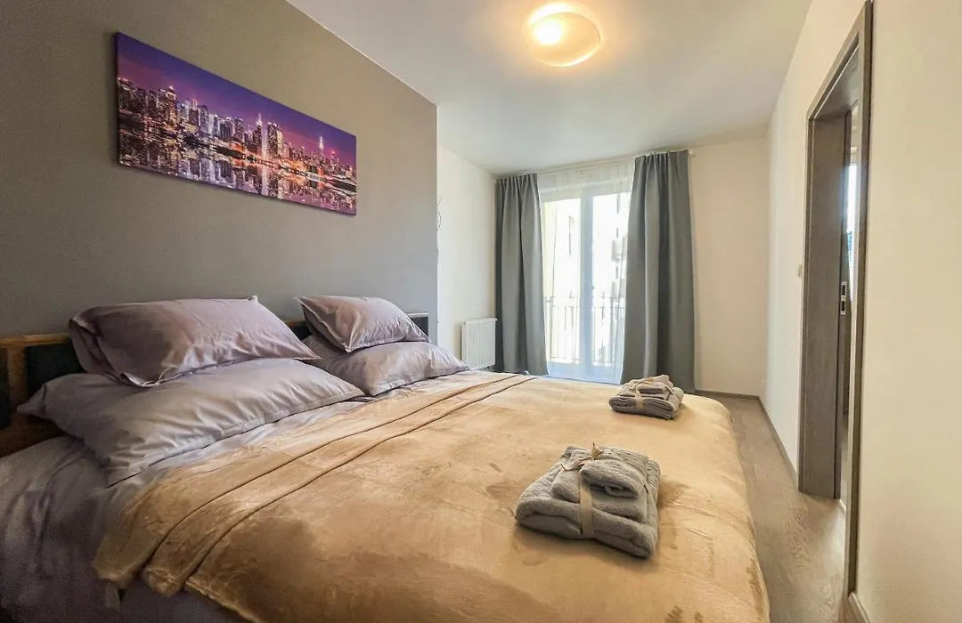 Apartments / 10 Min From Center / O2 Arena-1