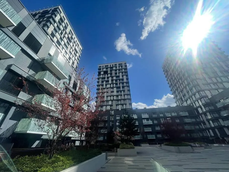 The Ivory Tower Residence With Free Parking-1