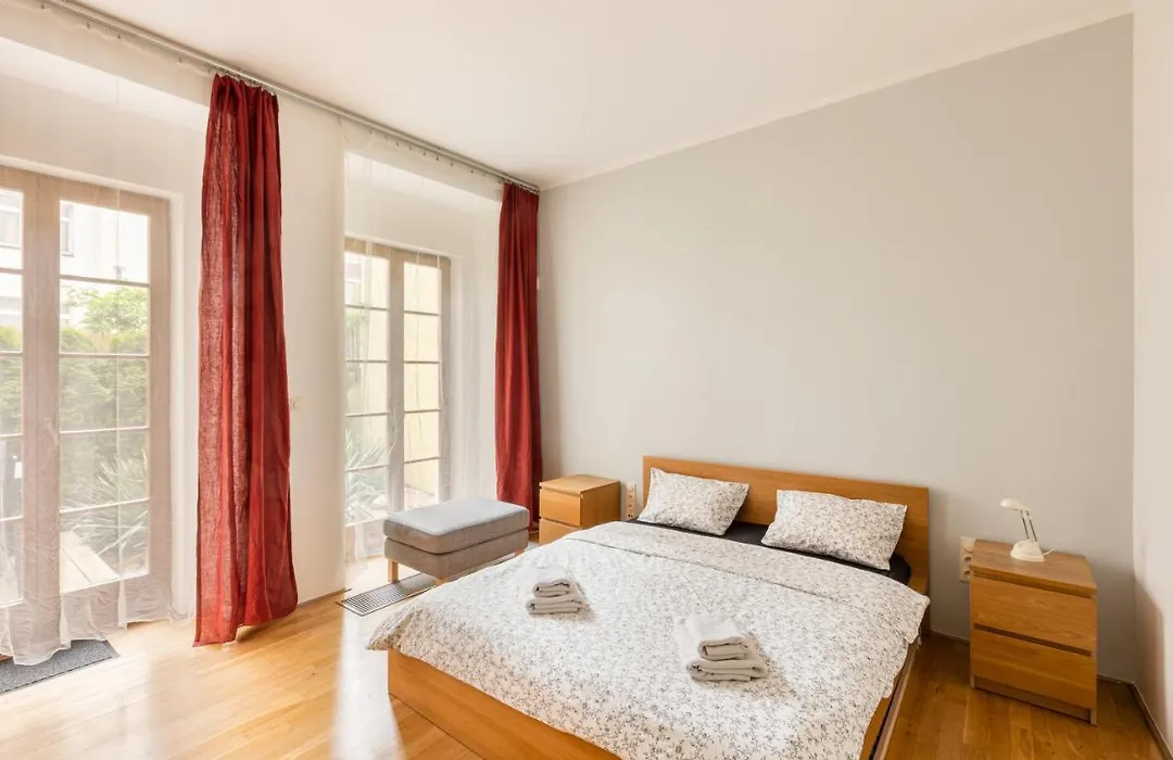 City Centre Garden Apartment With Parking-1