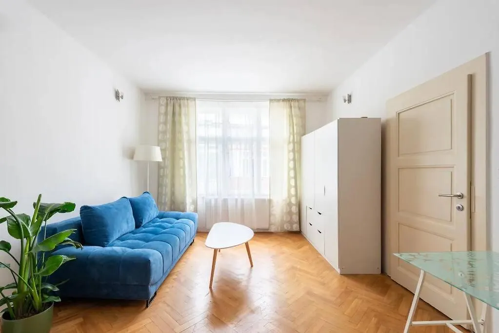 2 Bedrooms Apt Near Wenceslas Sq-1