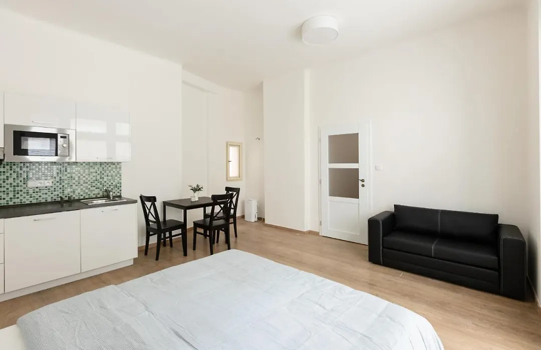 Cozy Studio In Quiet Courtyard Near Charles Bridge-1