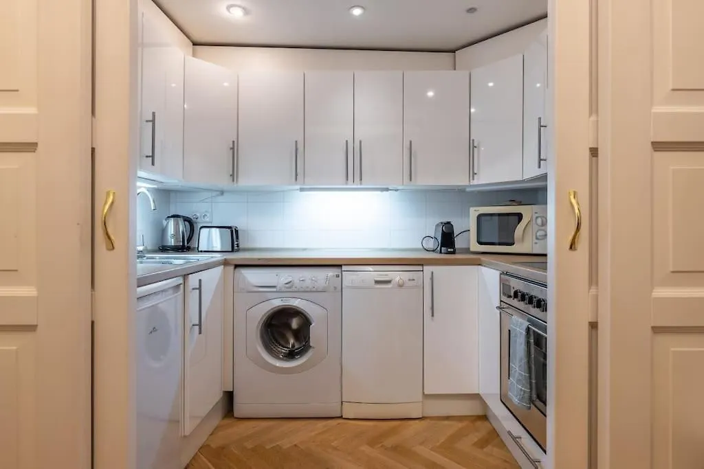 Historic Apartment In Vinohrady, Loved By Locals By Easybnb Premium-1