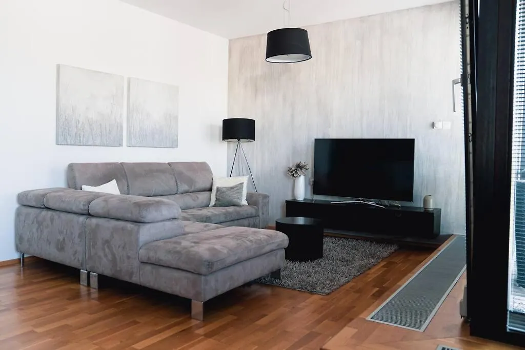 Prague Marina River View Apartment Close To City Centre Free Parking-1