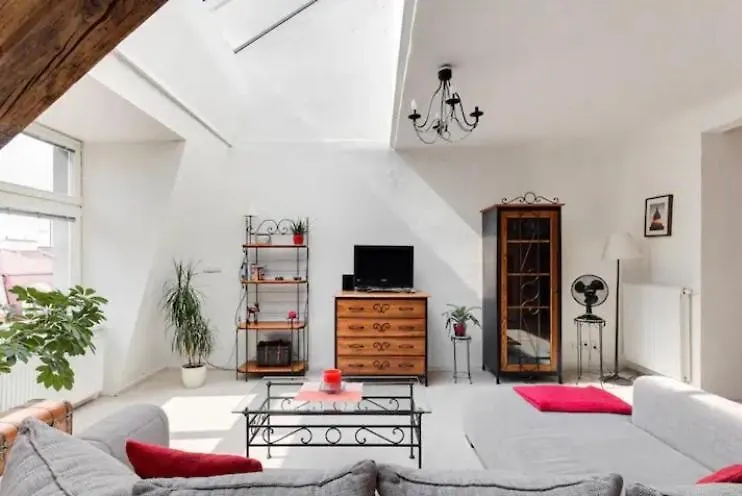 Lenka'S Cozy Red Studio + Lenka'S Cozy Gold Apartment-1