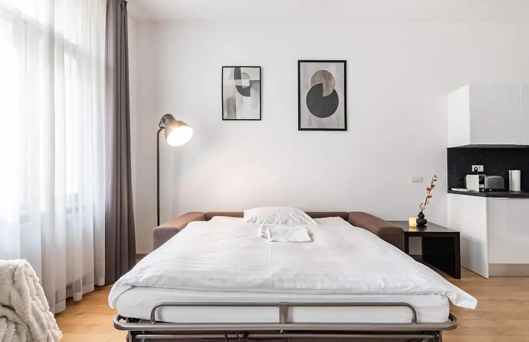 Place Of Grace - 50 Meters From Dancing House-1