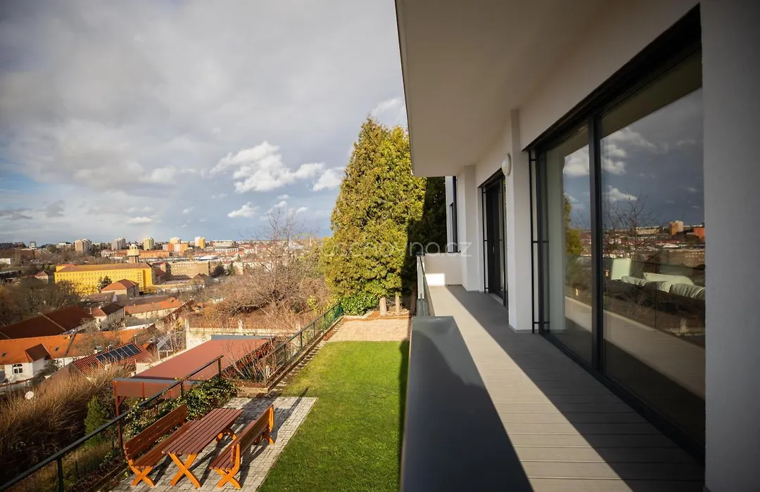 Airport Luxury Apartment & Spa Prague-1