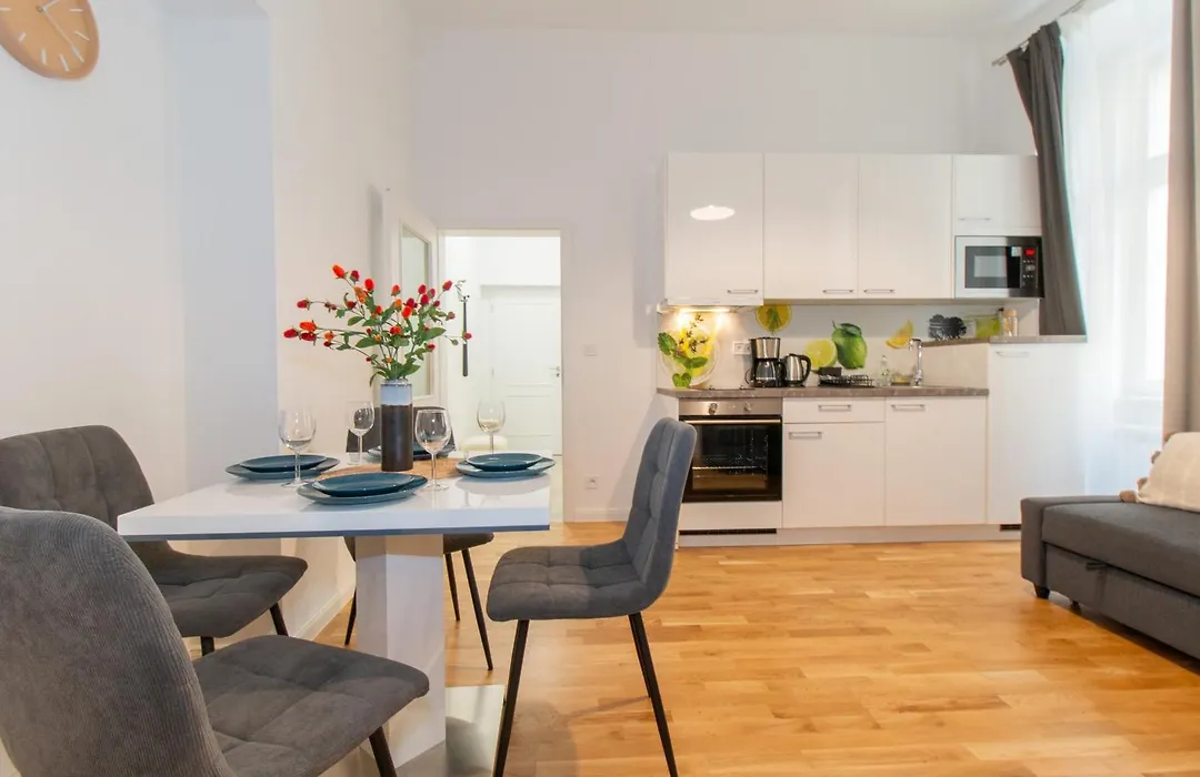Washingtonova Cr Apartments-1