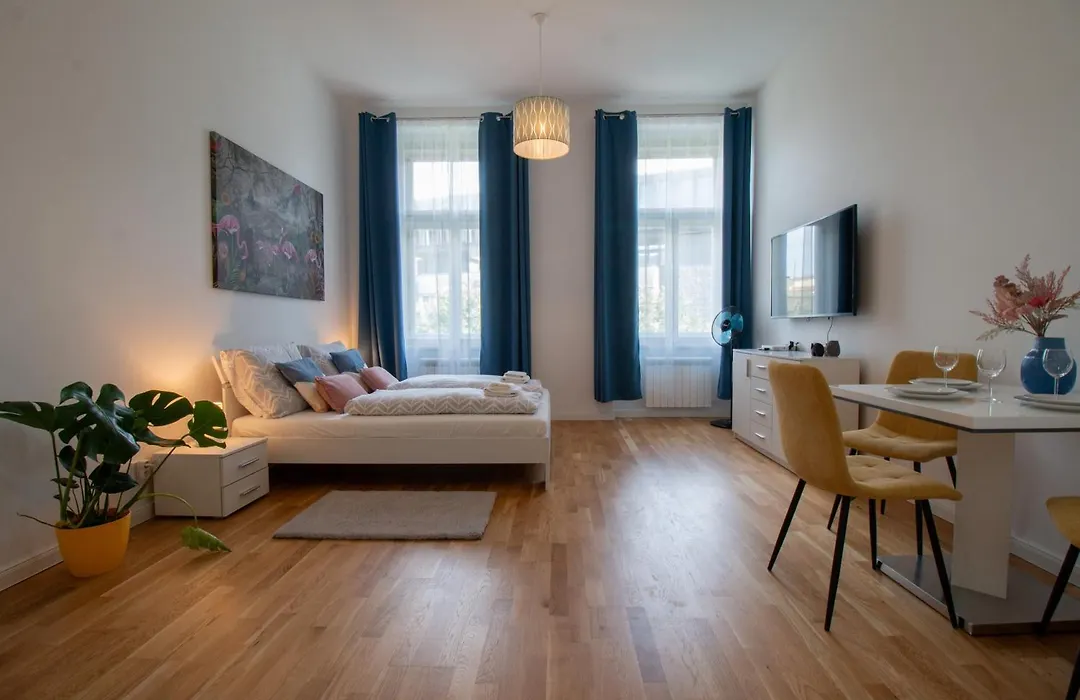 Washingtonova Cr Apartments-1
