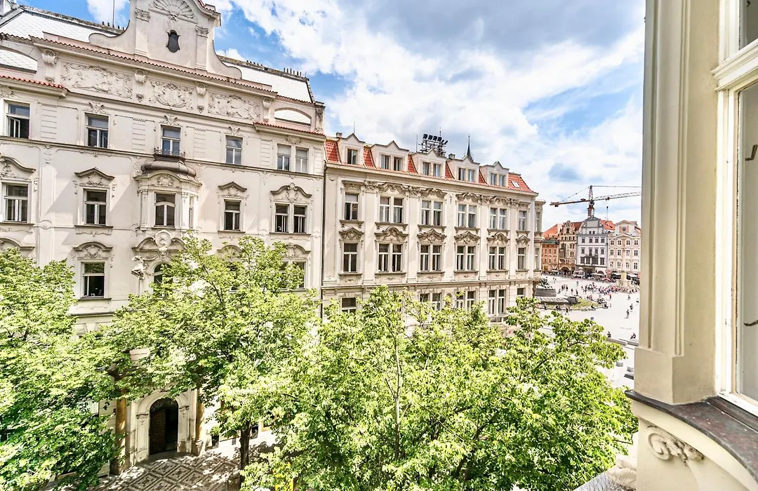 The Old Town Square & Parizska Apartments-1
