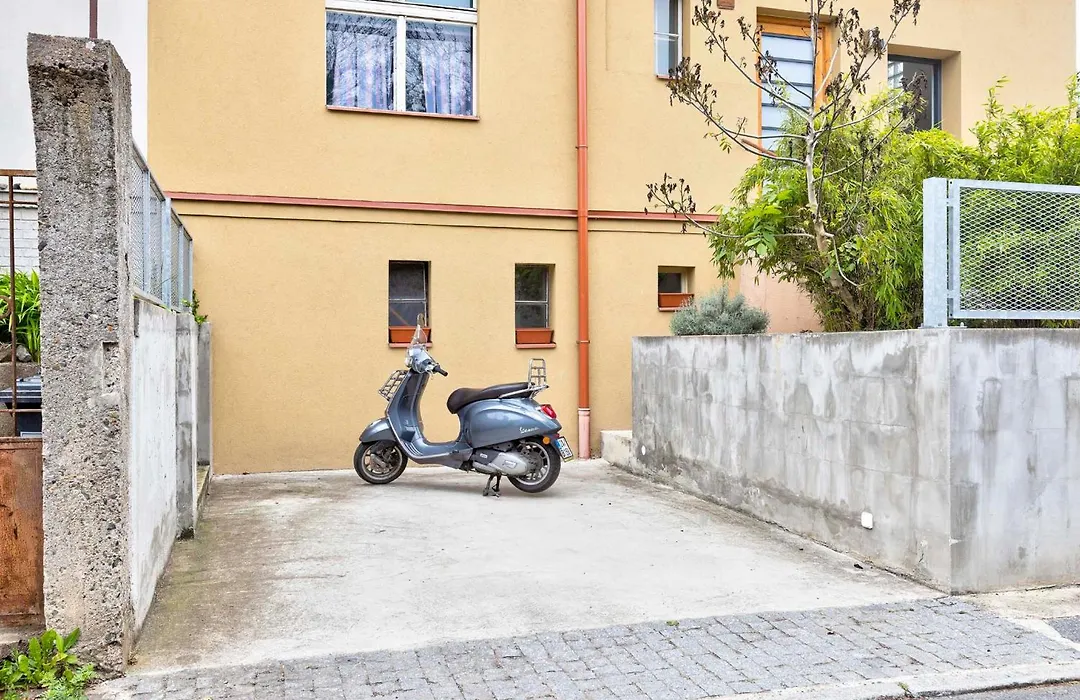 Family Friendly Spacious Two Floor B&B Prague-1