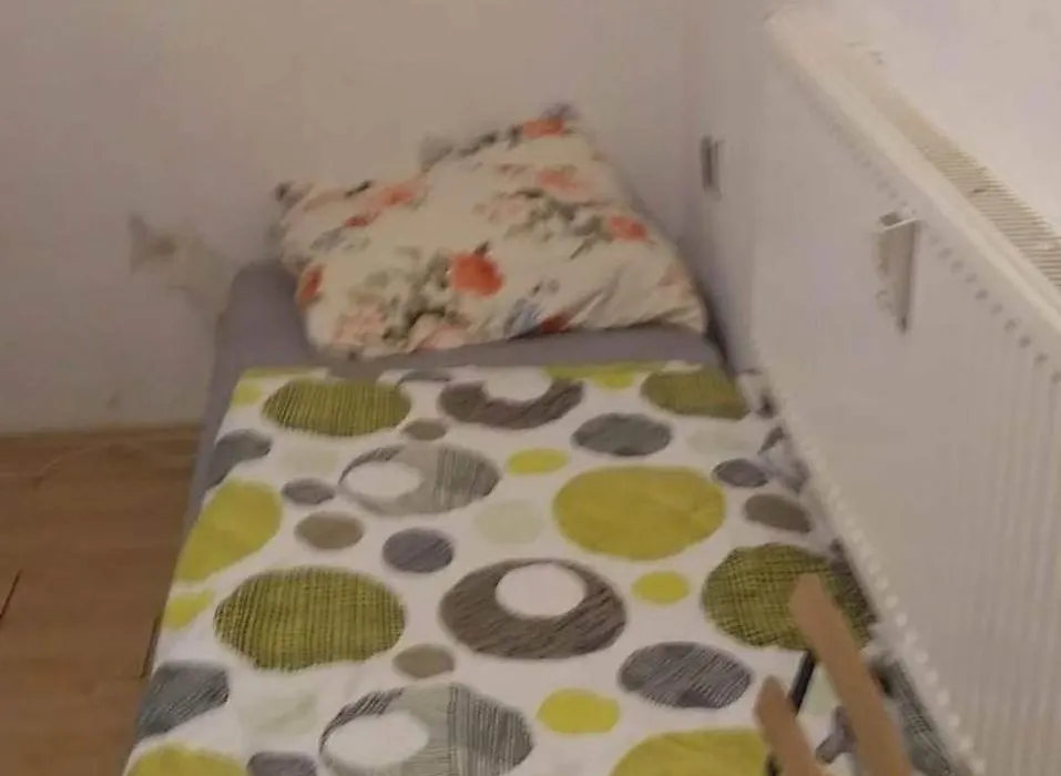 Economy Flat 18 Minutes From Vaclavske Namesti-1
