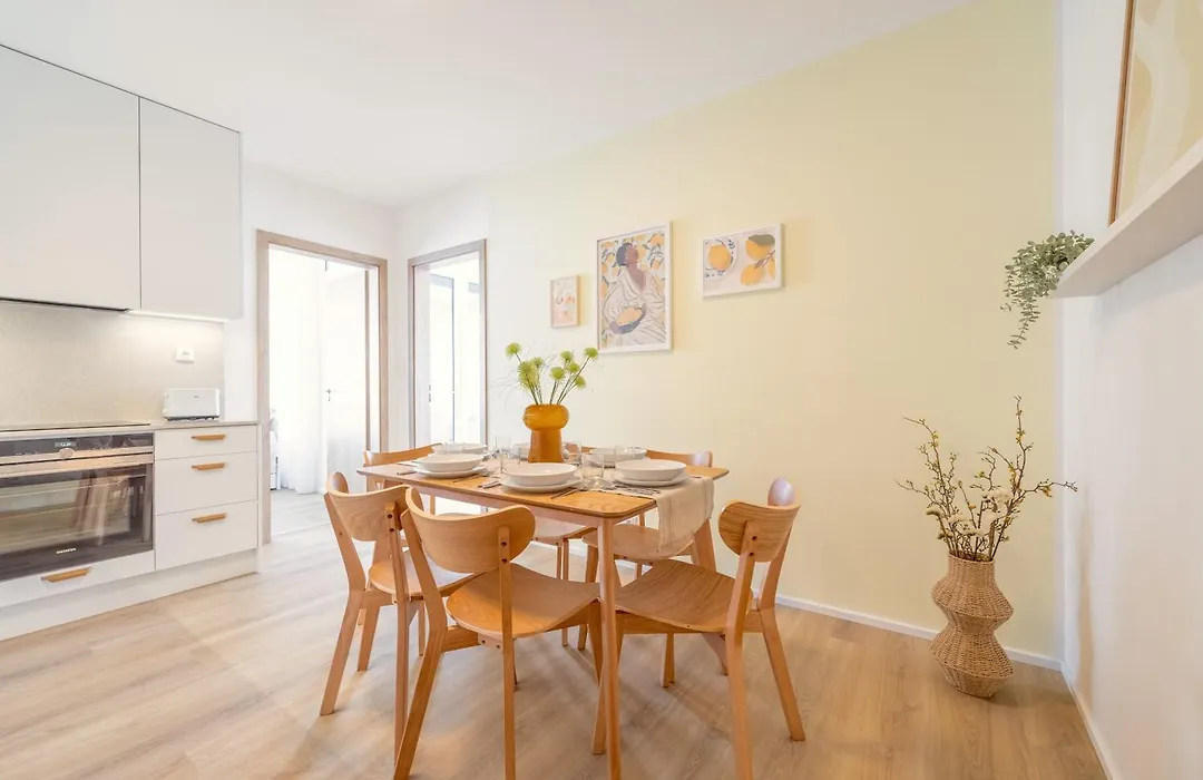Bright 2Br - 4Th Floor, Balcony, Free Parking By Gravity Prague-1