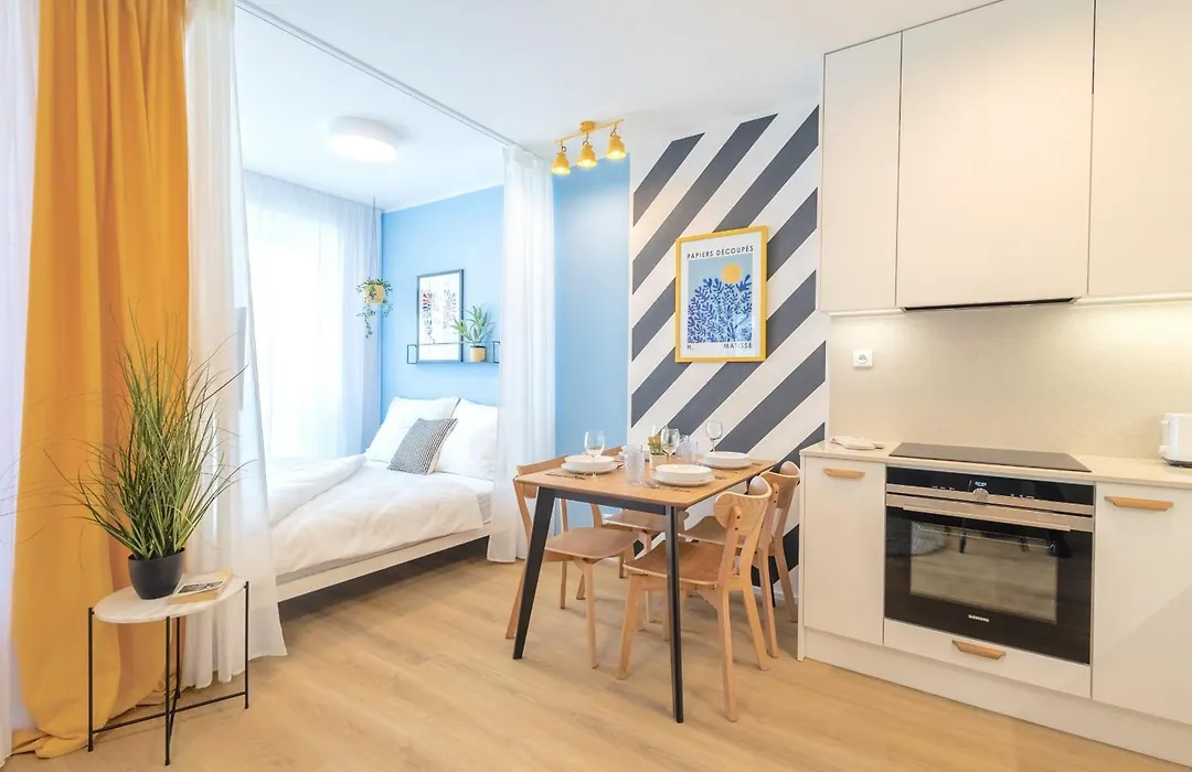 Yellow Apartment - Balcony, Free Parking, By Gravity Prague-1